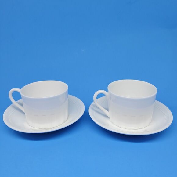 Wedgwood Colosseum White Set Of 2 Cups And 2 Saucers Excellent Condition - Picture 1 of 9